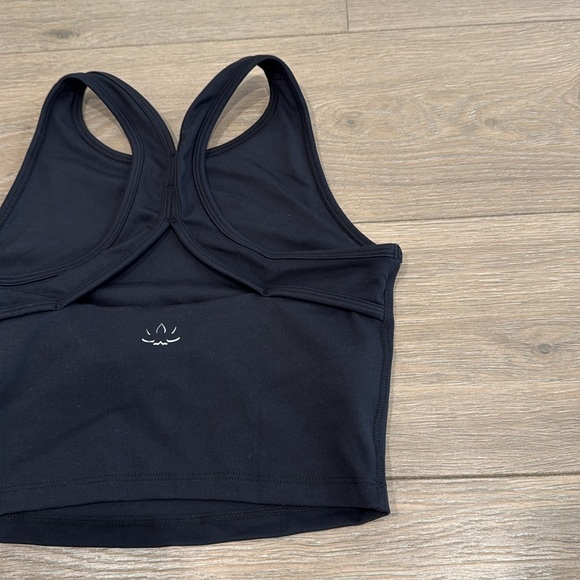 BEYOND‎ YOGA Black PowerBeyond Strive Cropped Tank Medium Support Shelf Bra Sz S - Picture 7 of 14